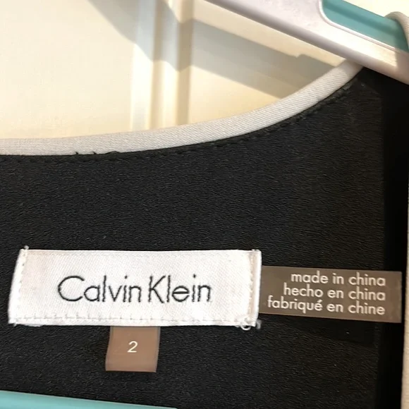 Same dress pictured that says sold. Sale never happened. - Picture 4 of 6